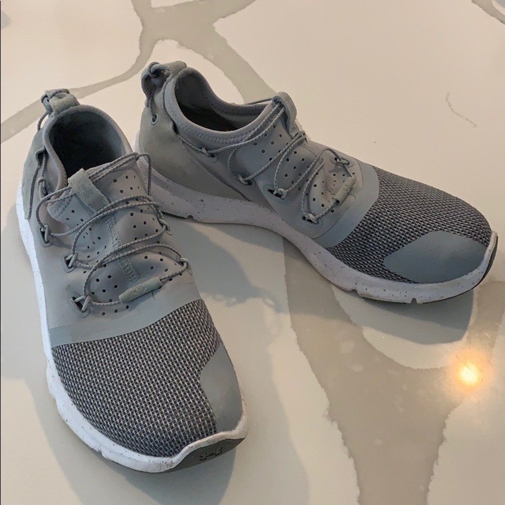 Tennis Shoes